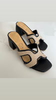 Sandalias negro con beige